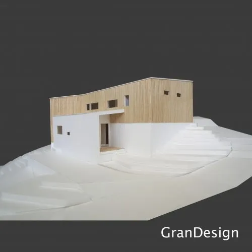 斜面地に建つアトリエ住宅