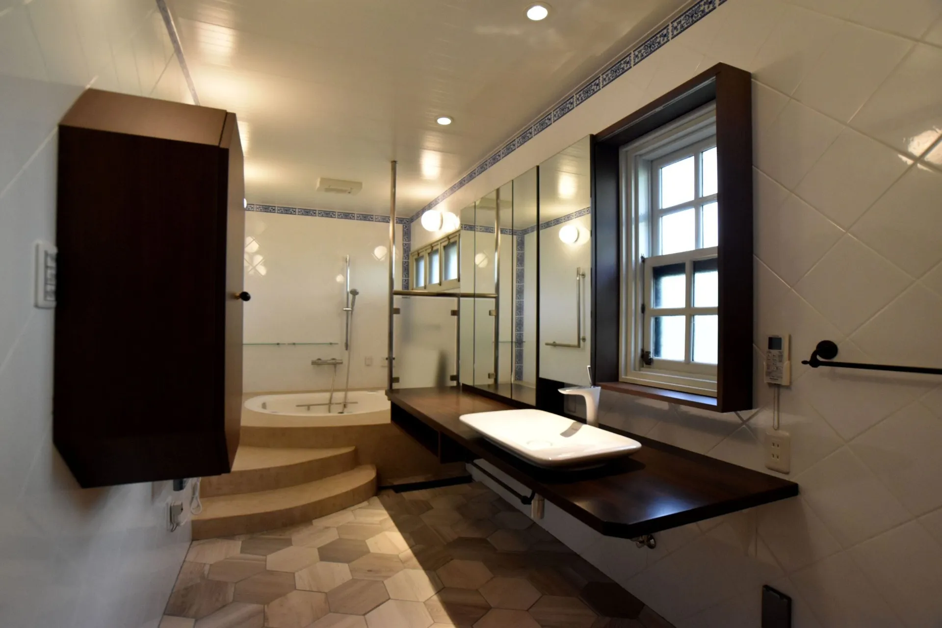 ラグジュアリーバスルーム