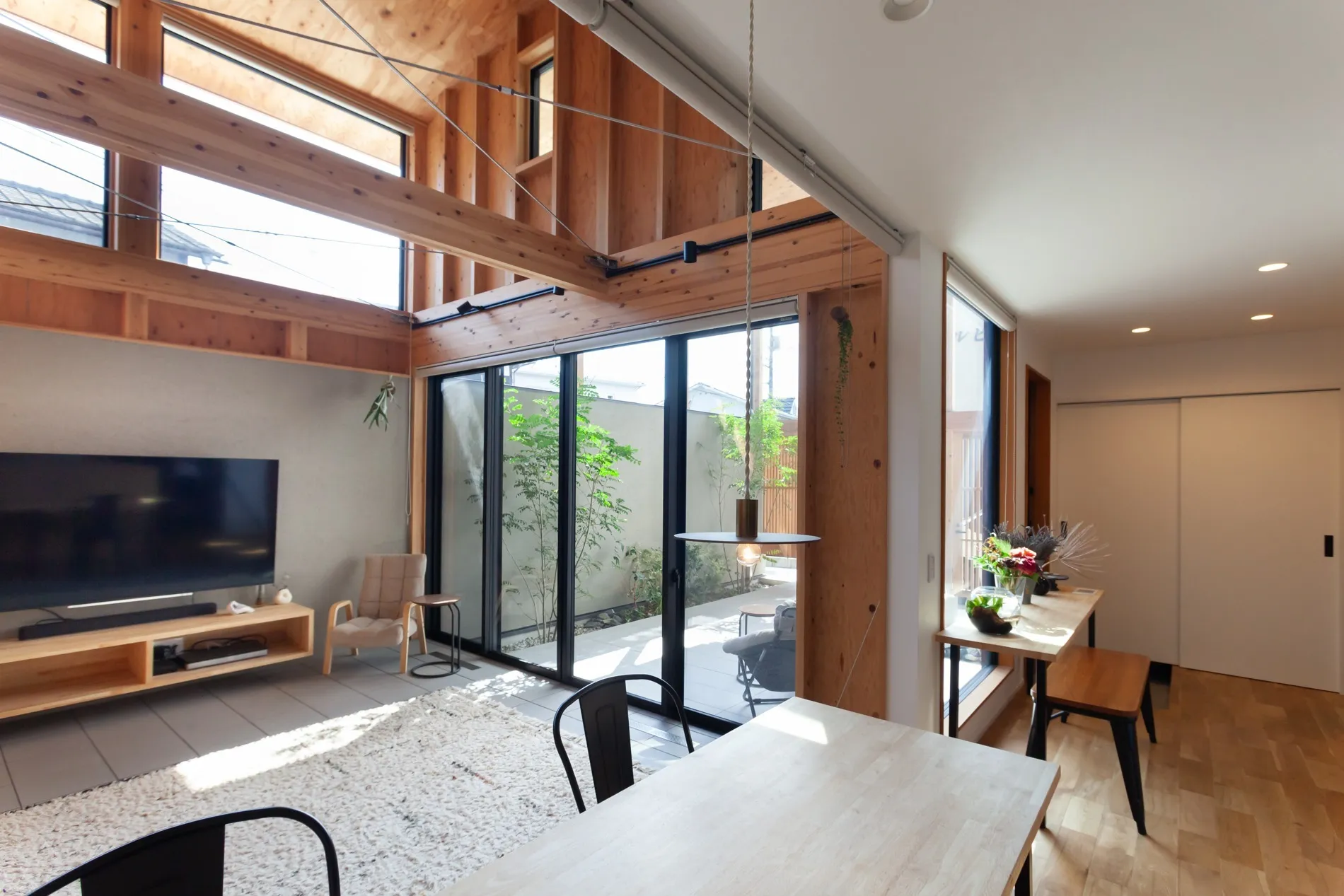 インアウトドアリビングハウス