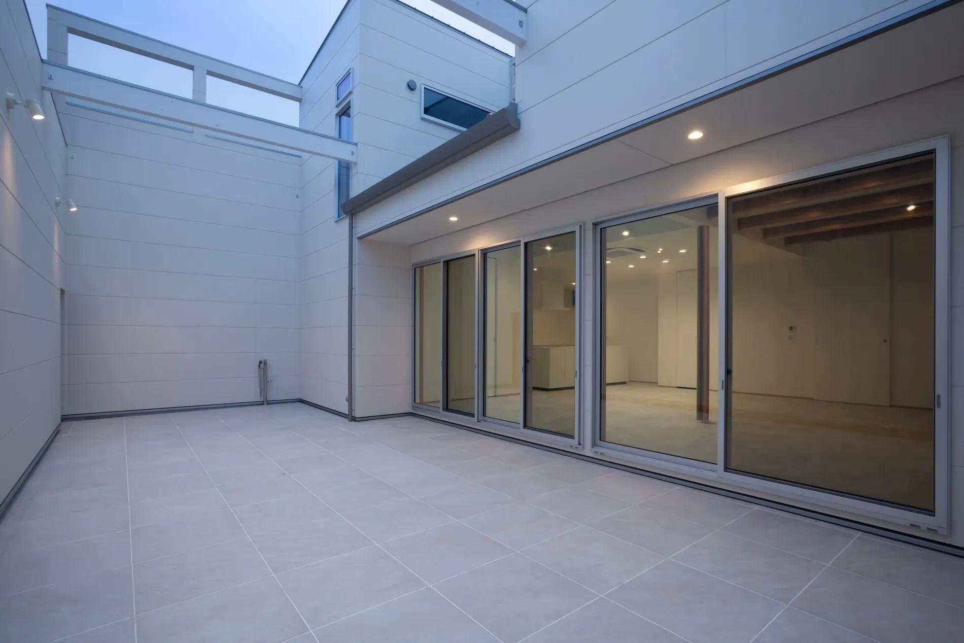 二世帯ホワイトハウス